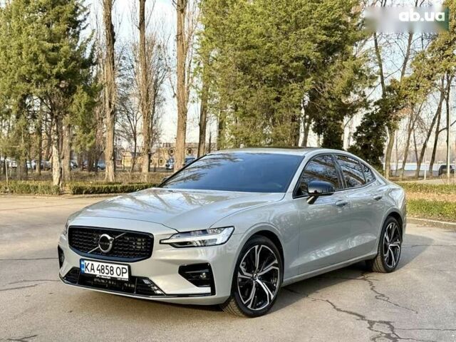 Серый Вольво С60, объемом двигателя 2 л и пробегом 4 тыс. км за 37500 $, фото 1 на Automoto.ua
