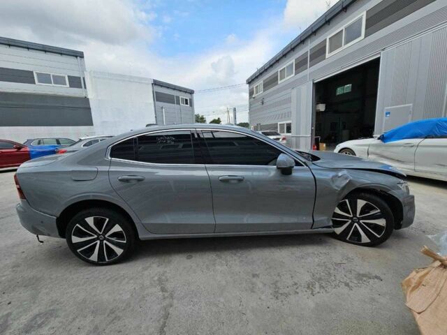 Сірий Вольво С60, об'ємом двигуна 2 л та пробігом 8 тис. км за 15000 $, фото 1 на Automoto.ua