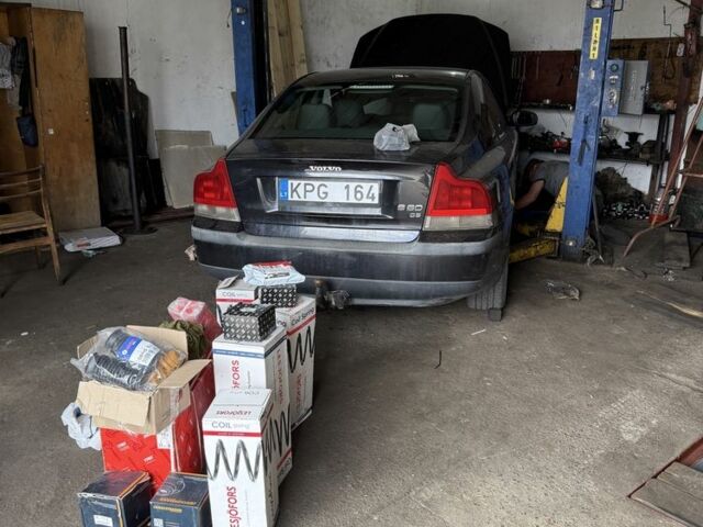 Синій Вольво С60, об'ємом двигуна 2.4 л та пробігом 3 тис. км за 2838 $, фото 1 на Automoto.ua