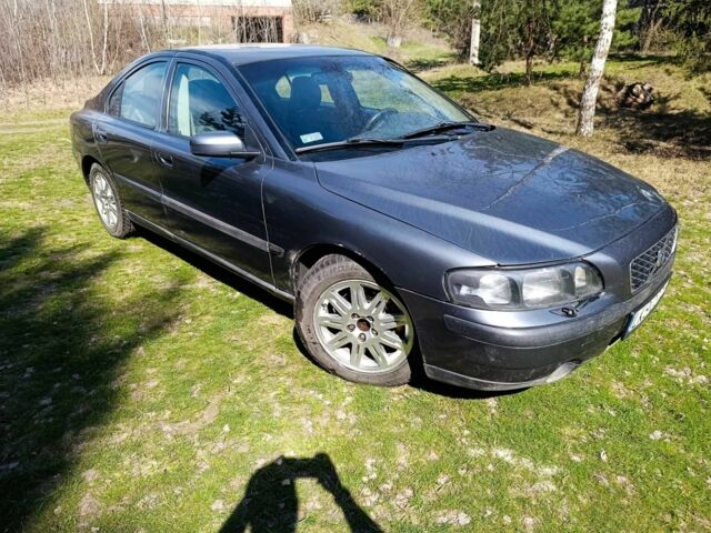 Синій Вольво С60, об'ємом двигуна 2.4 л та пробігом 400 тис. км за 1379 $, фото 1 на Automoto.ua