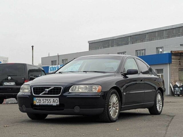 Синий Вольво С60, объемом двигателя 2.4 л и пробегом 323 тыс. км за 5700 $, фото 1 на Automoto.ua