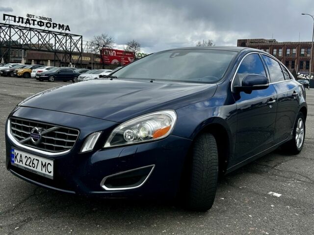 Синій Вольво С60, об'ємом двигуна 3 л та пробігом 359 тис. км за 8600 $, фото 1 на Automoto.ua