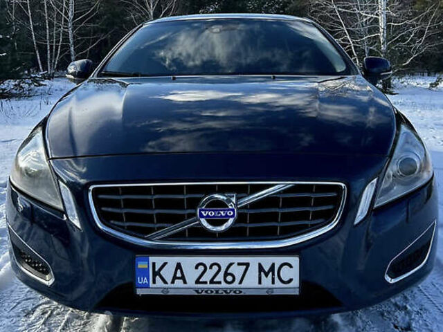 Синий Вольво С60, объемом двигателя 3 л и пробегом 389 тыс. км за 9376 $, фото 1 на Automoto.ua