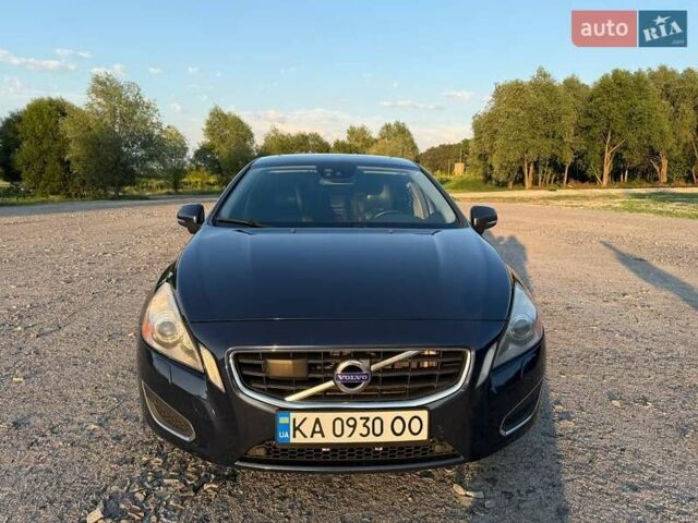 Синий Вольво С60, объемом двигателя 2.5 л и пробегом 160 тыс. км за 11999 $, фото 1 на Automoto.ua