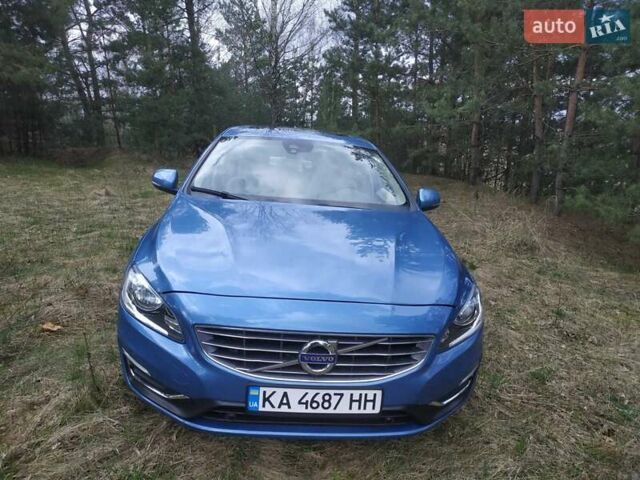 Синий Вольво С60, объемом двигателя 2.5 л и пробегом 115 тыс. км за 10500 $, фото 1 на Automoto.ua
