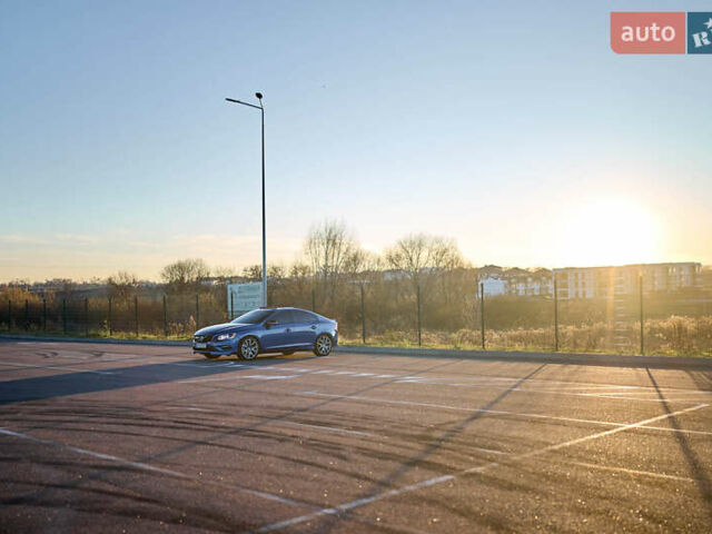 Синий Вольво С60, объемом двигателя 1.97 л и пробегом 62 тыс. км за 24800 $, фото 1 на Automoto.ua