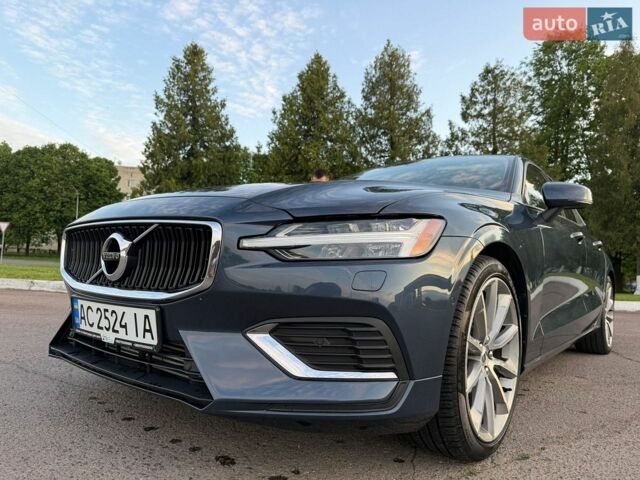 Синий Вольво С60, объемом двигателя 1.97 л и пробегом 105 тыс. км за 17999 $, фото 1 на Automoto.ua