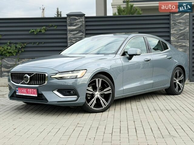 Синий Вольво С60, объемом двигателя 2 л и пробегом 72 тыс. км за 27800 $, фото 1 на Automoto.ua