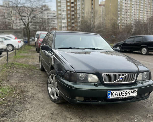 Серый Вольво С70, объемом двигателя 2.5 л и пробегом 394 тыс. км за 3800 $, фото 1 на Automoto.ua