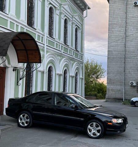 Черный Вольво С80, объемом двигателя 2.4 л и пробегом 350 тыс. км за 4000 $, фото 1 на Automoto.ua