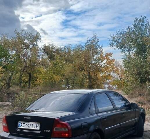 Черный Вольво С80, объемом двигателя 2.4 л и пробегом 300 тыс. км за 4500 $, фото 1 на Automoto.ua