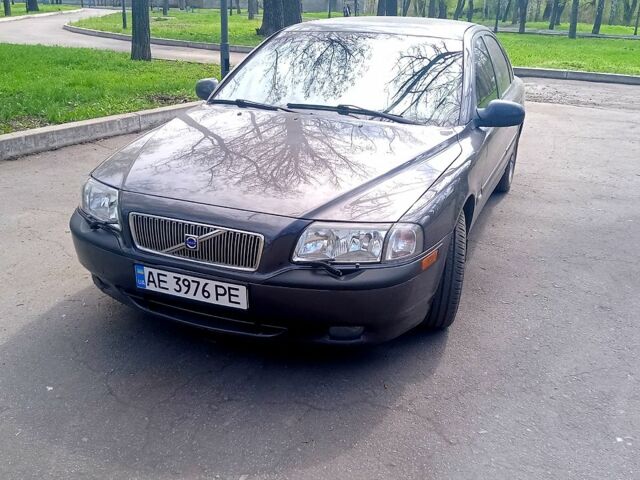 Черный Вольво С80, объемом двигателя 2.9 л и пробегом 300 тыс. км за 4600 $, фото 1 на Automoto.ua