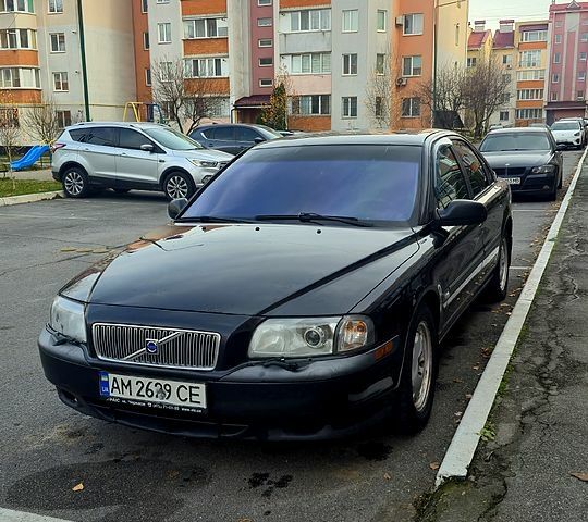 Чорний Вольво S80, об'ємом двигуна 2.4 л та пробігом 390 тис. км за 5000 $, фото 1 на Automoto.ua