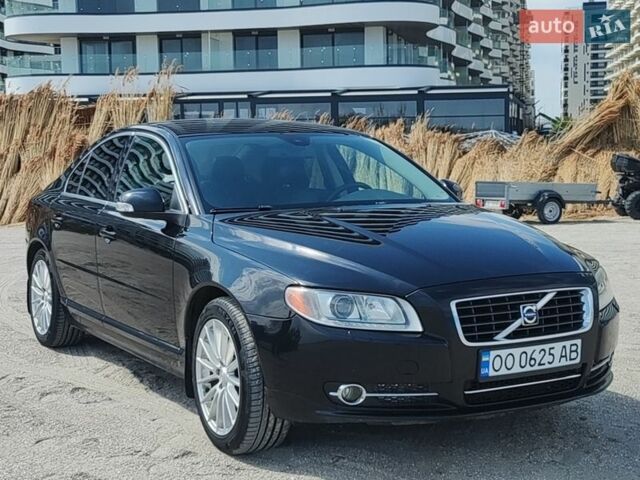 Черный Вольво С80, объемом двигателя 2.5 л и пробегом 184 тыс. км за 9500 $, фото 1 на Automoto.ua