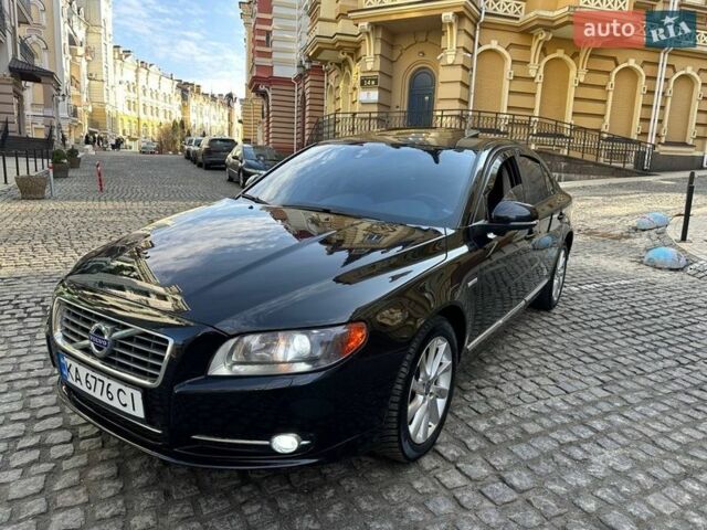 Черный Вольво С80, объемом двигателя 1.98 л и пробегом 180 тыс. км за 9999 $, фото 1 на Automoto.ua