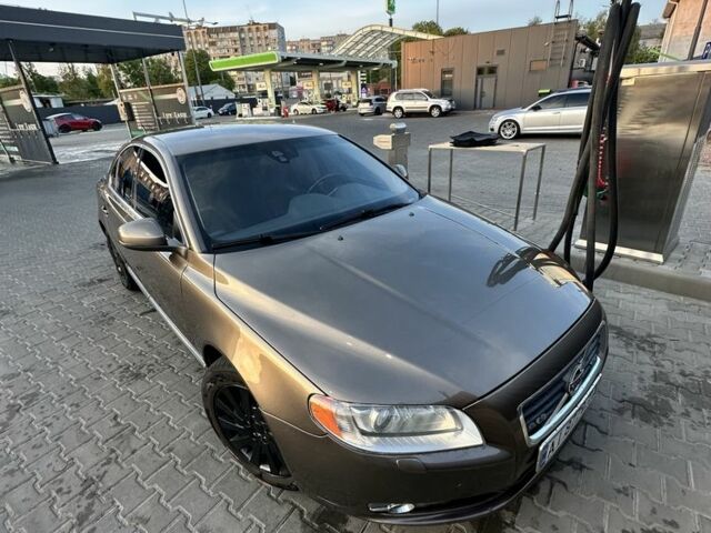 Коричневий Вольво S80, об'ємом двигуна 2 л та пробігом 235 тис. км за 10500 $, фото 1 на Automoto.ua