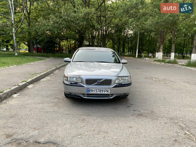 Серый Вольво С80, объемом двигателя 2.44 л и пробегом 390 тыс. км за 4200 $, фото 1 на Automoto.ua