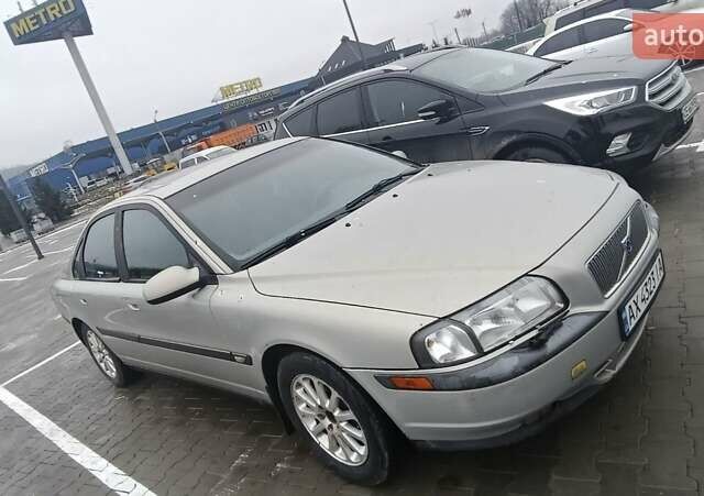 Сірий Вольво S80, об'ємом двигуна 2 л та пробігом 450 тис. км за 4000 $, фото 1 на Automoto.ua