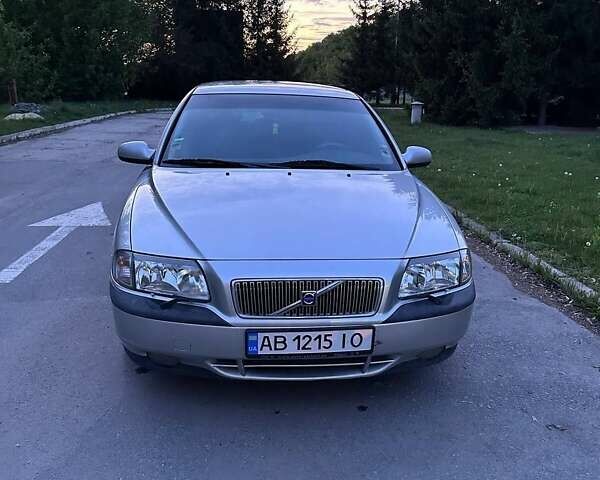 Серый Вольво С80, объемом двигателя 2.44 л и пробегом 208 тыс. км за 3800 $, фото 1 на Automoto.ua