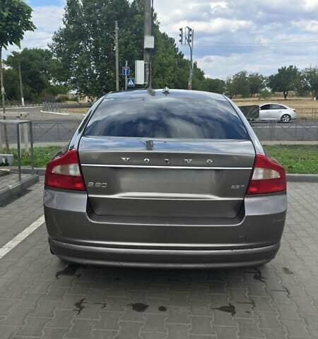 Серый Вольво С80, объемом двигателя 2.5 л и пробегом 374 тыс. км за 9500 $, фото 1 на Automoto.ua