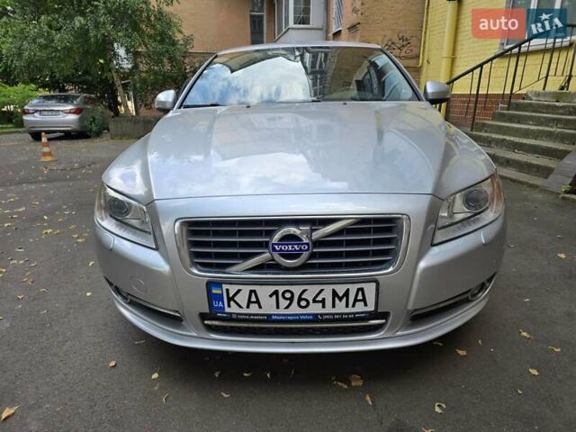 Серый Вольво С80, объемом двигателя 2.4 л и пробегом 206 тыс. км за 10500 $, фото 1 на Automoto.ua