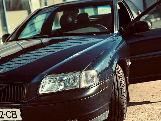 Синий Вольво С80, объемом двигателя 2.8 л и пробегом 300 тыс. км за 3500 $, фото 1 на Automoto.ua