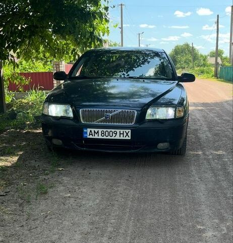 Синий Вольво С80, объемом двигателя 2.5 л и пробегом 400 тыс. км за 3900 $, фото 1 на Automoto.ua