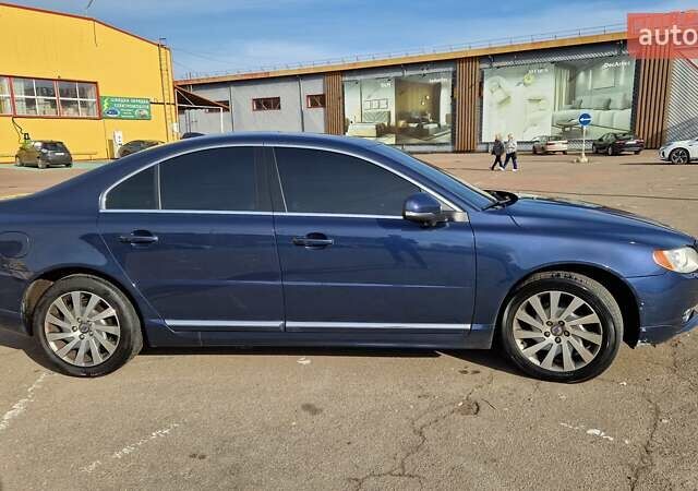 Синий Вольво С80, объемом двигателя 2.4 л и пробегом 182 тыс. км за 14000 $, фото 1 на Automoto.ua