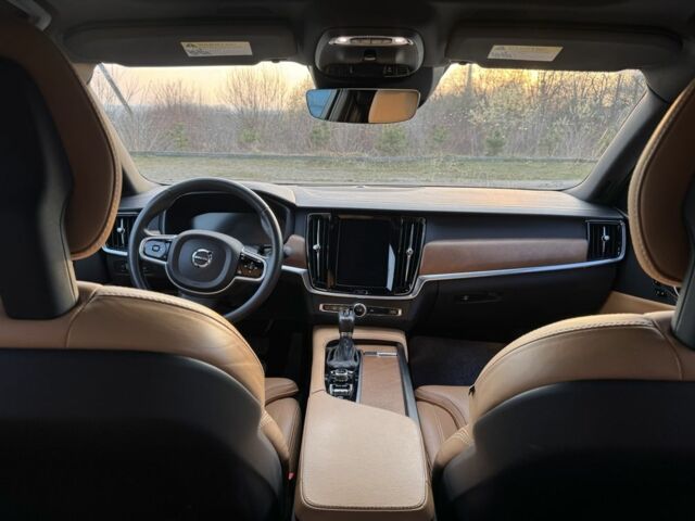 Білий Вольво S90, об'ємом двигуна 0 л та пробігом 60 тис. км за 28600 $, фото 1 на Automoto.ua