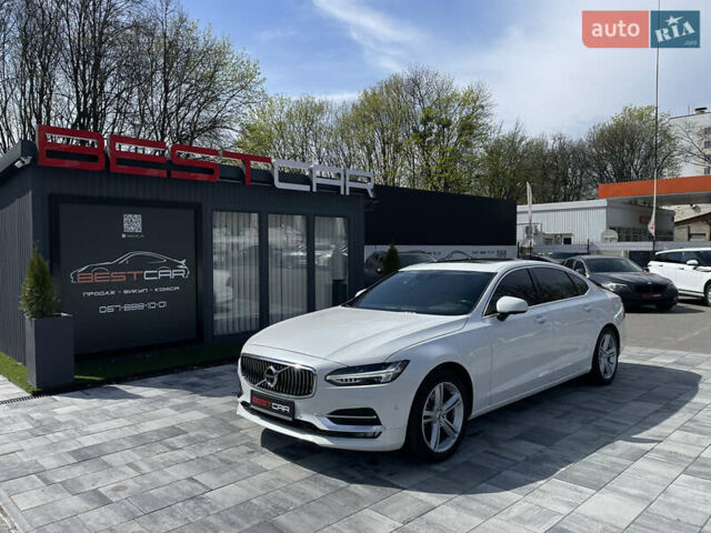 Белый Вольво С90, объемом двигателя 2 л и пробегом 54 тыс. км за 24000 $, фото 1 на Automoto.ua