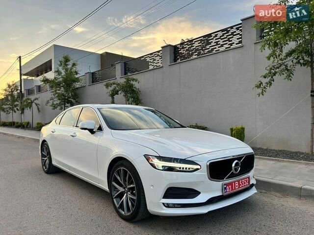 Белый Вольво С90, объемом двигателя 2 л и пробегом 243 тыс. км за 18500 $, фото 1 на Automoto.ua