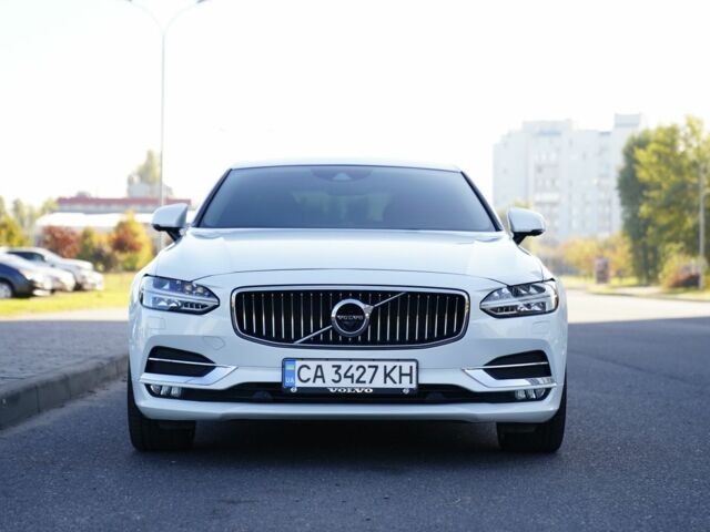 Білий Вольво S90, об'ємом двигуна 2 л та пробігом 28 тис. км за 29000 $, фото 1 на Automoto.ua
