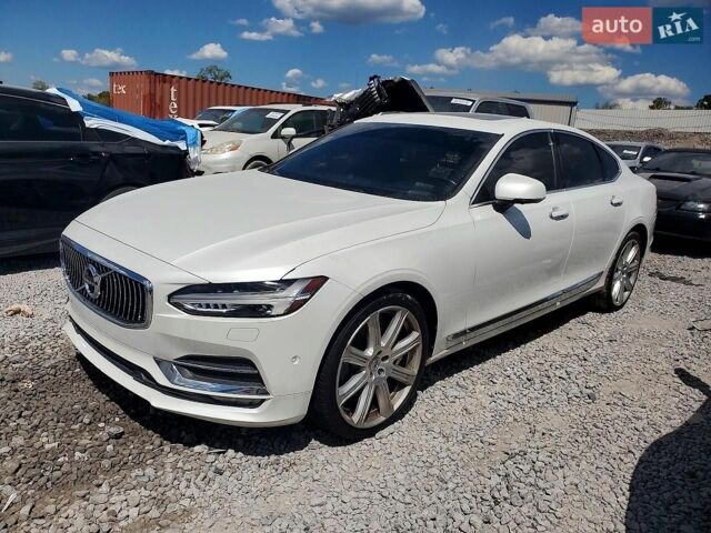 Белый Вольво С90, объемом двигателя 1.97 л и пробегом 129 тыс. км за 3900 $, фото 1 на Automoto.ua