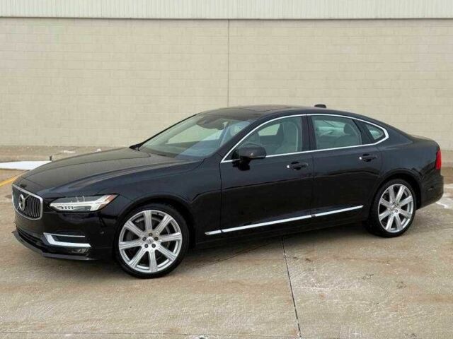 Чорний Вольво S90, об'ємом двигуна 2 л та пробігом 43 тис. км за 5000 $, фото 1 на Automoto.ua