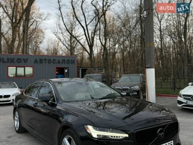 Черный Вольво С90, объемом двигателя 1.97 л и пробегом 184 тыс. км за 17000 $, фото 1 на Automoto.ua