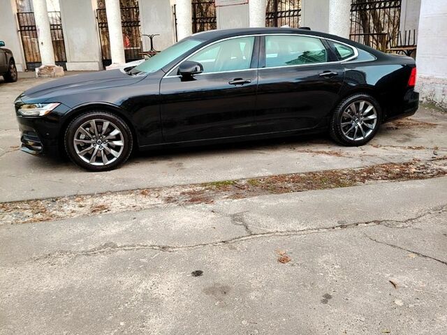 Черный Вольво С90, объемом двигателя 2 л и пробегом 108 тыс. км за 23490 $, фото 1 на Automoto.ua