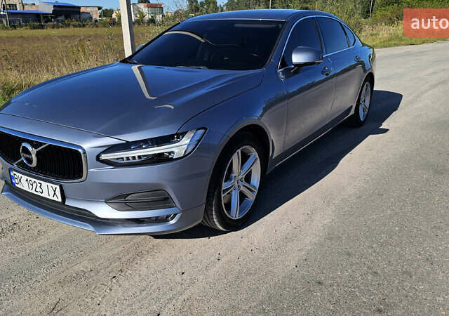 Вольво С90, объемом двигателя 1.97 л и пробегом 217 тыс. км за 17500 $, фото 1 на Automoto.ua