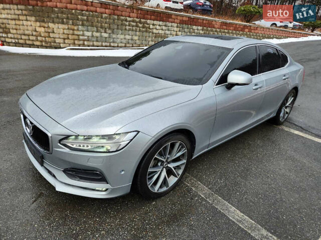 Серый Вольво С90, объемом двигателя 1.97 л и пробегом 196 тыс. км за 24500 $, фото 1 на Automoto.ua