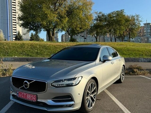 Серый Вольво С90, объемом двигателя 2 л и пробегом 187 тыс. км за 22500 $, фото 1 на Automoto.ua