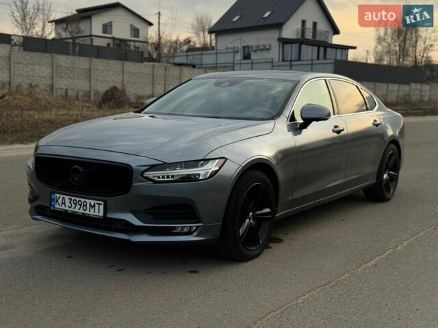 Серый Вольво С90, объемом двигателя 1.97 л и пробегом 169 тыс. км за 20700 $, фото 1 на Automoto.ua