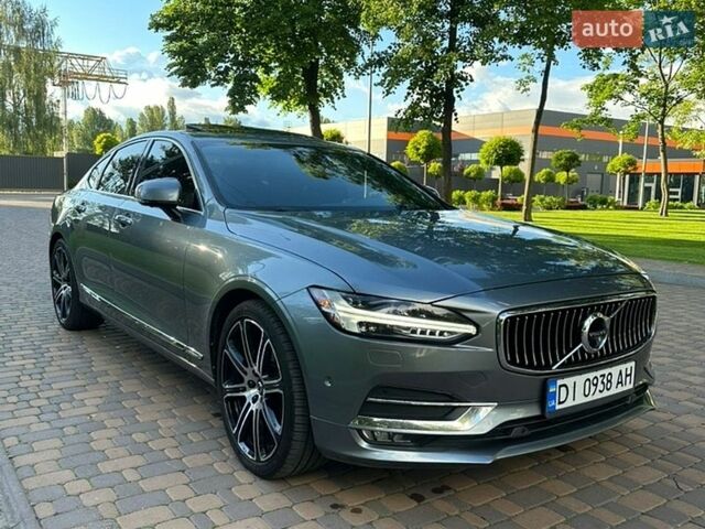 Серый Вольво С90, объемом двигателя 1.97 л и пробегом 135 тыс. км за 22000 $, фото 1 на Automoto.ua