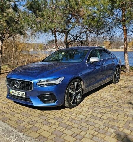 Синий Вольво С90, объемом двигателя 1.97 л и пробегом 105 тыс. км за 31500 $, фото 1 на Automoto.ua