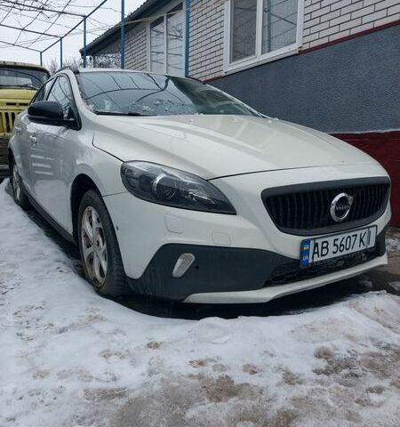 Белый Вольво В40, объемом двигателя 1.6 л и пробегом 190 тыс. км за 5700 $, фото 1 на Automoto.ua