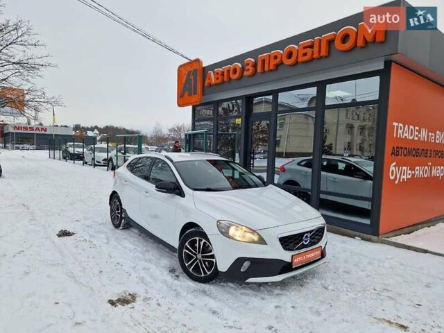 Білий Вольво V40, об'ємом двигуна 1.56 л та пробігом 259 тис. км за 8700 $, фото 1 на Automoto.ua