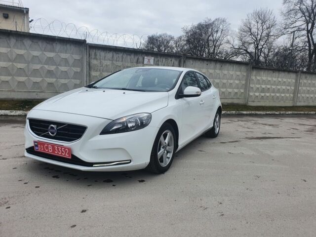 Білий Вольво V40, об'ємом двигуна 0 л та пробігом 1 тис. км за 11790 $, фото 1 на Automoto.ua