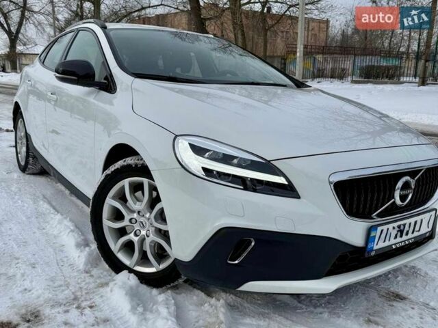 Білий Вольво V40, об'ємом двигуна 2 л та пробігом 18 тис. км за 18500 $, фото 1 на Automoto.ua