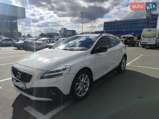 Білий Вольво V40, об'ємом двигуна 2 л та пробігом 155 тис. км за 18500 $, фото 1 на Automoto.ua