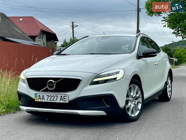 Белый Вольво В40, объемом двигателя 1.97 л и пробегом 80 тыс. км за 17800 $, фото 1 на Automoto.ua