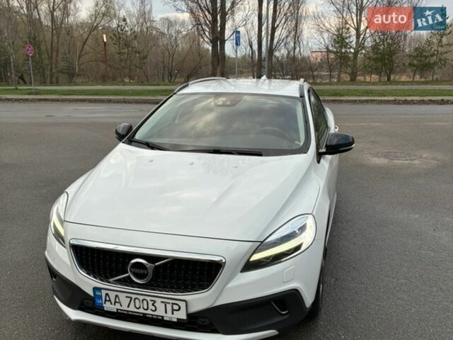 Білий Вольво V40, об'ємом двигуна 1.5 л та пробігом 120 тис. км за 18000 $, фото 1 на Automoto.ua