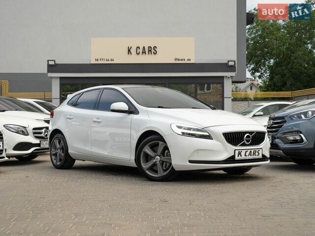 Білий Вольво V40, об'ємом двигуна 2 л та пробігом 54 тис. км за 16500 $, фото 1 на Automoto.ua
